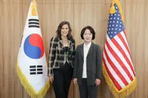 추미애, 미시간 주지사와 첫 단독 회동… 