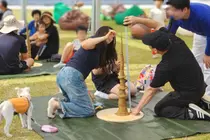 '흙 쌓고 작품 찾고'… 2026 경기도자비엔날레, 이천 경기도자미술관 잔디광장에서 풍성한 참여형 이벤트 운영