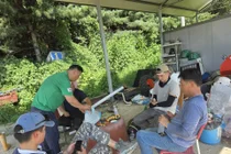 이천 호법면 자율방재단, 펄펄 끓는 현장 찾아, 생수 200병 긴급 지원