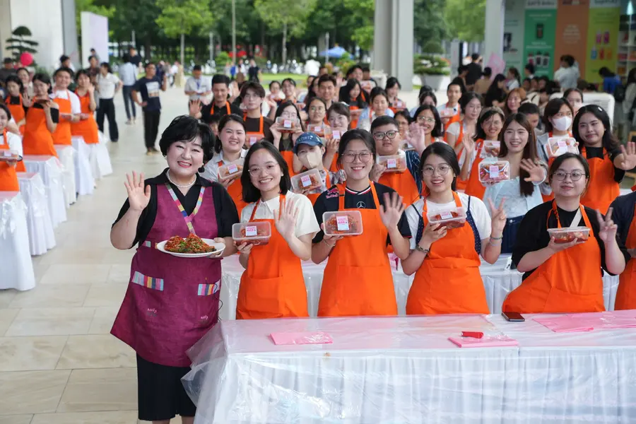 아세안 K-푸드페어에서 진행된 김장체험 = 농림축산식품부 제공